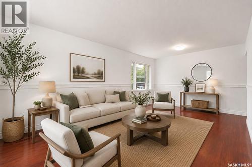 1300 Aberdeen Street, Regina, SK - Indoor Photo Showing Living Room