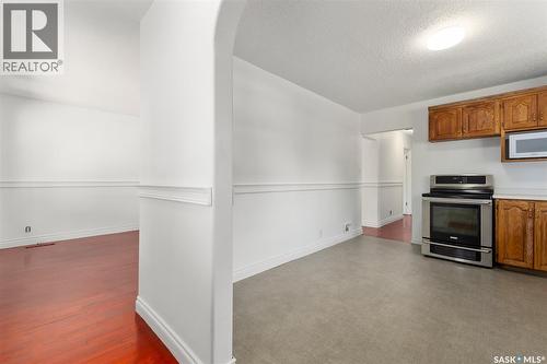 1300 Aberdeen Street, Regina, SK - Indoor