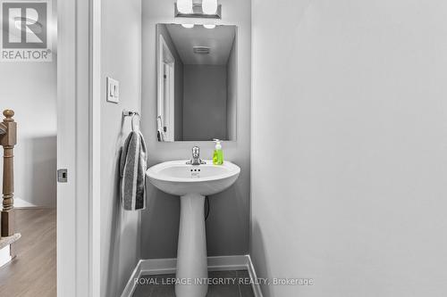 871 Decoeur Drive, Ottawa, ON - Indoor Photo Showing Bathroom