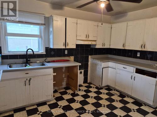 519 Edward Street, Prescott, ON - Indoor Photo Showing Kitchen With Double Sink