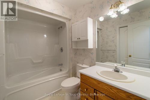 30 Charles Street, Penetanguishene, ON - Indoor Photo Showing Bathroom