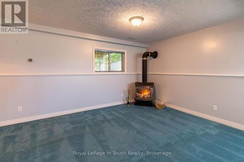 30 Charles Street, Penetanguishene, ON - Indoor Photo Showing Other Room