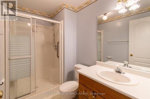 30 Charles Street, Penetanguishene, ON - Indoor Photo Showing Bathroom