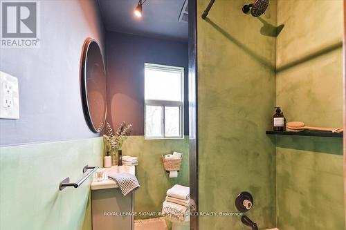 2nd flr 4 pce bathroom - 669 Greenwood Avenue, Toronto, ON - Indoor