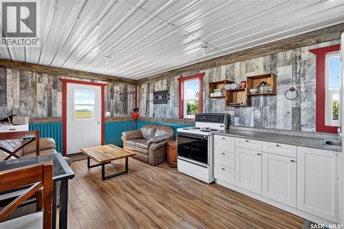 Grandora North Acreage, Corman Park Rm No. 344, SK - Indoor Photo Showing Kitchen