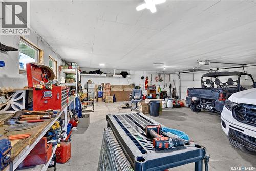 Grandora North Acreage, Corman Park Rm No. 344, SK - Indoor Photo Showing Garage