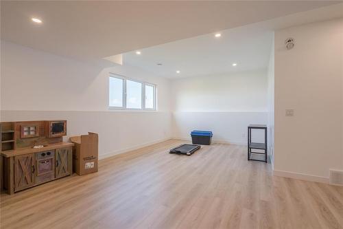 138 Parkside Crescent, Mitchell, MB - Indoor