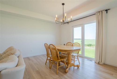 138 Parkside Crescent, Mitchell, MB - Indoor Photo Showing Dining Room