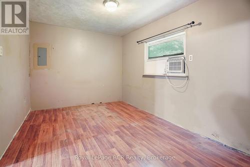 984 14 Concession E, Brockton, ON - Indoor Photo Showing Other Room