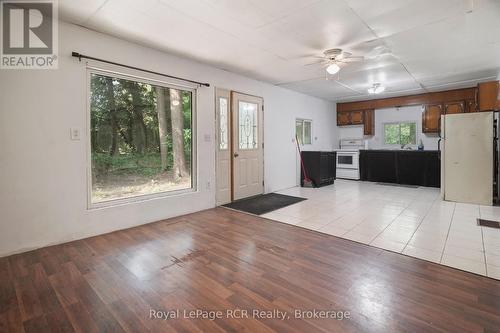 984 14 Concession E, Brockton, ON - Indoor Photo Showing Other Room