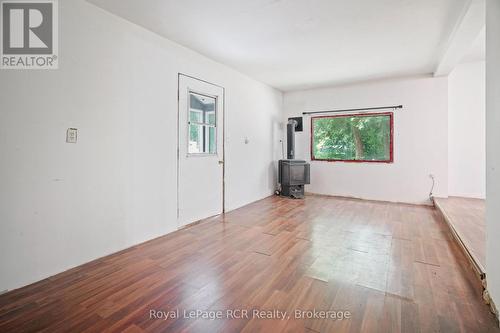 984 14 Concession E, Brockton, ON - Indoor Photo Showing Other Room