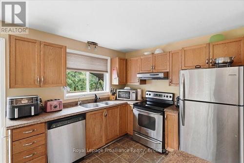 88 A Price Road, Tweed (Elzevir (Twp)), ON - Indoor Photo Showing Kitchen With Double Sink