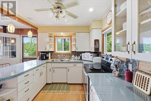 1143B Don Anna Road, North Frontenac, ON - Indoor Photo Showing Kitchen