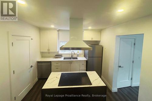 18 Ritchie Avenue, Belleville (Belleville Ward), ON - Indoor Photo Showing Kitchen