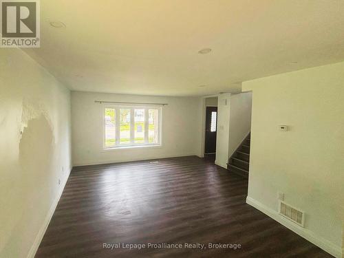 18 Ritchie Avenue, Belleville (Belleville Ward), ON - Indoor Photo Showing Other Room