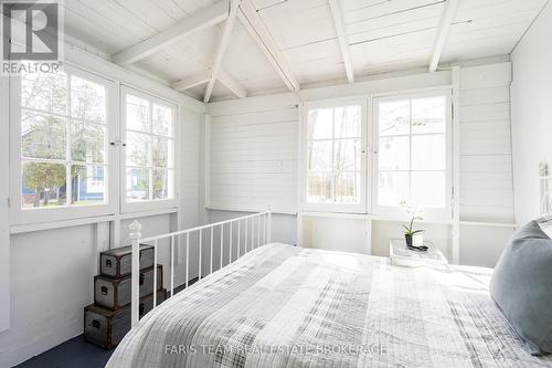 365 Robins Point Road, Tay, ON - Indoor Photo Showing Bedroom