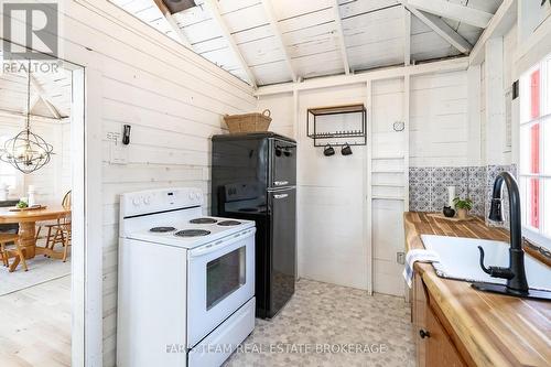 365 Robins Point Road, Tay, ON - Indoor Photo Showing Kitchen