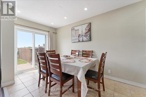285 Southbrook Drive, Hamilton, ON - Indoor Photo Showing Dining Room