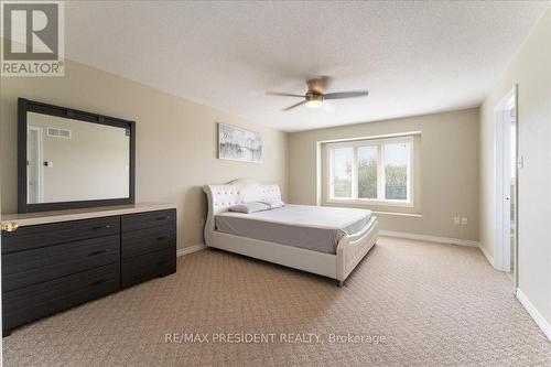 285 Southbrook Drive, Hamilton, ON - Indoor Photo Showing Bedroom