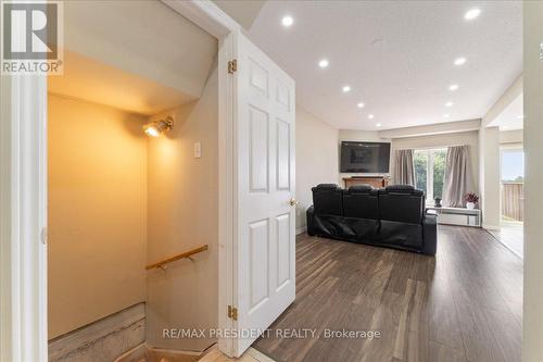 285 Southbrook Drive, Hamilton, ON - Indoor