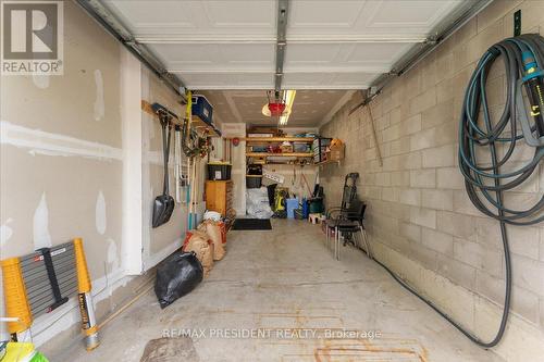285 Southbrook Drive, Hamilton, ON - Indoor Photo Showing Garage