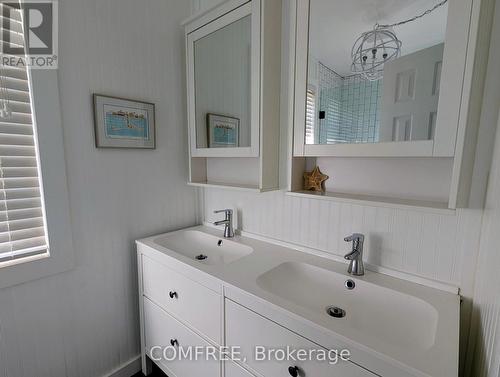 12 Millbridge Crescent, Pelham (Fonthill), ON - Indoor Photo Showing Bathroom