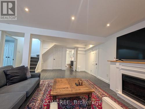 12 Millbridge Crescent, Pelham (Fonthill), ON - Indoor Photo Showing Living Room With Fireplace