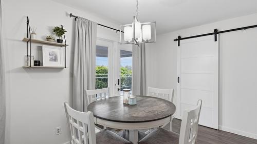 728 Driftwood Place, Kamloops, BC - Indoor Photo Showing Dining Room