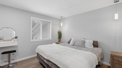 728 Driftwood Place, Kamloops, BC - Indoor Photo Showing Bedroom