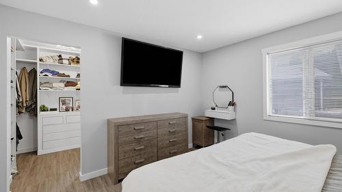 728 Driftwood Place, Kamloops, BC - Indoor Photo Showing Bedroom