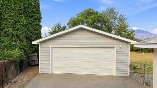728 Driftwood Place, Kamloops, BC - Outdoor With Exterior