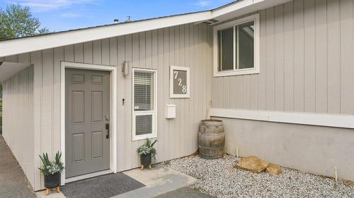 728 Driftwood Place, Kamloops, BC - Outdoor With Exterior