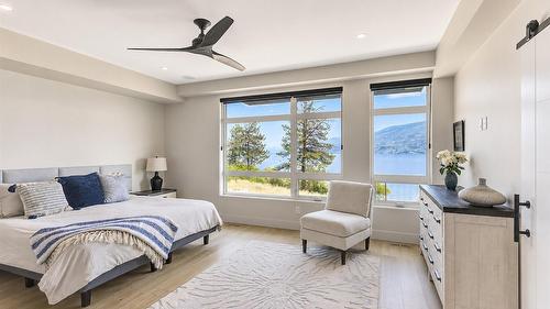 5979 Princess Street, Peachland, BC - Indoor Photo Showing Bedroom