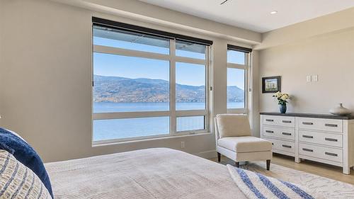 5979 Princess Street, Peachland, BC - Indoor Photo Showing Bedroom