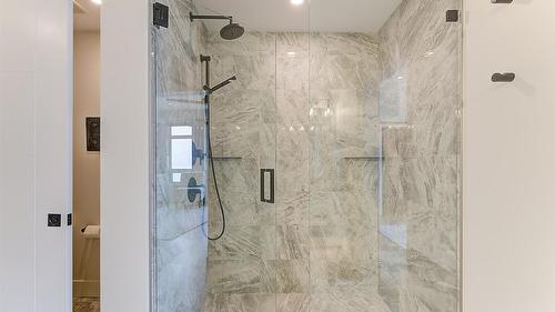5979 Princess Street, Peachland, BC - Indoor Photo Showing Bathroom