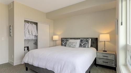 5979 Princess Street, Peachland, BC - Indoor Photo Showing Bedroom