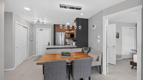 202-2050 Summit Drive, Panorama, BC - Indoor Photo Showing Dining Room