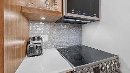 202-2050 Summit Drive, Panorama, BC - Indoor