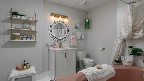 11935 Okanagan Centre Road, Lake Country, BC - Indoor Photo Showing Bathroom
