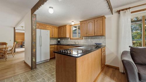 7603 De Jong Drive, Coldstream, BC - Indoor Photo Showing Kitchen