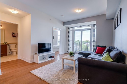 506-144 Park Street, Waterloo, ON - Indoor Photo Showing Living Room