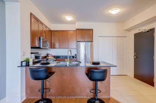 506-144 Park Street, Waterloo, ON - Indoor Photo Showing Kitchen With Double Sink
