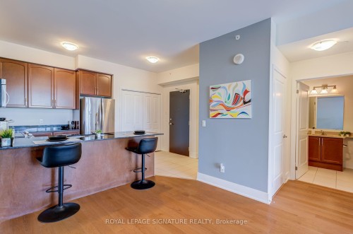 506-144 Park Street, Waterloo, ON - Indoor Photo Showing Kitchen