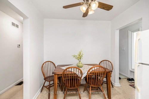 124 Broker Drive, Hamilton, ON - Indoor Photo Showing Dining Room