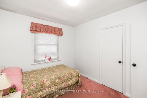 124 Broker Drive, Hamilton, ON - Indoor Photo Showing Bedroom