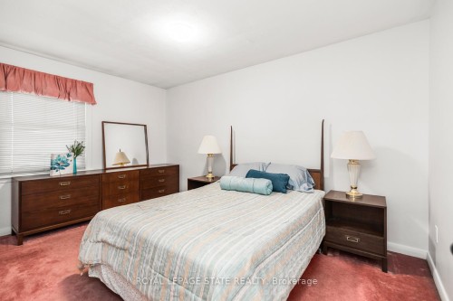 124 Broker Drive, Hamilton, ON - Indoor Photo Showing Bedroom