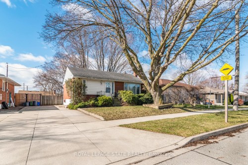 124 Broker Drive, Hamilton, ON - Outdoor