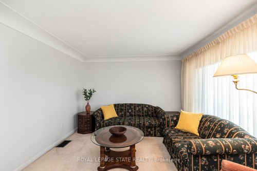 124 Broker Drive, Hamilton, ON - Indoor Photo Showing Other Room