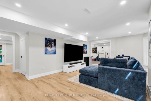 163 Confederation Street, Halton Hills, ON - Indoor Photo Showing Living Room