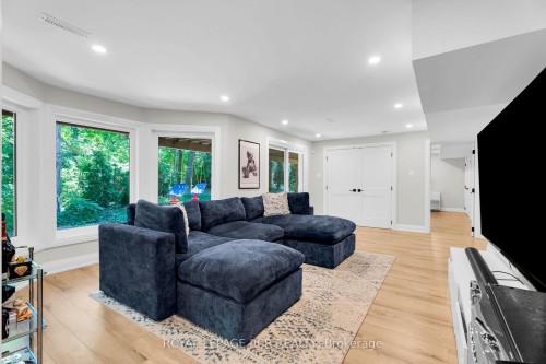 163 Confederation Street, Halton Hills, ON - Indoor Photo Showing Living Room